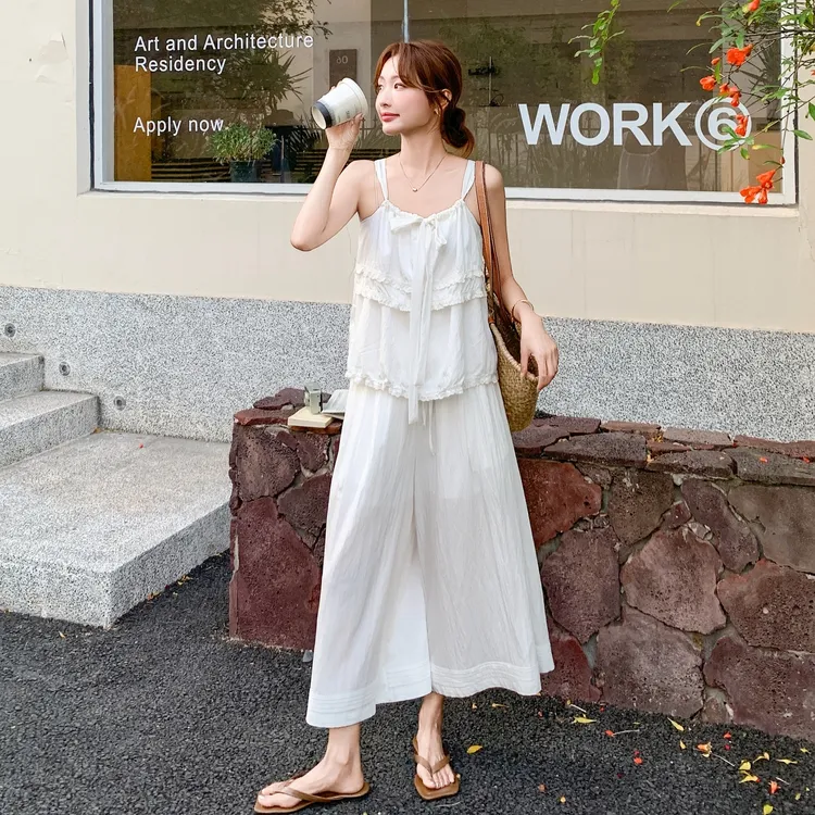 清纯木耳边系带吊带背心阔腿裤套装女2025夏季减龄度假白色两件套