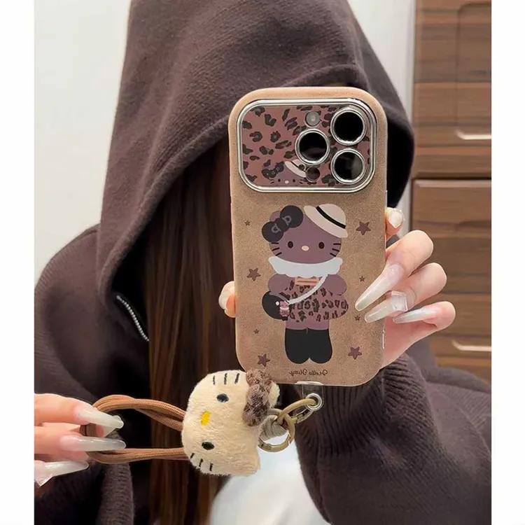 黑皮KT猫挂绳翻毛皮大视窗棕适用苹果17pro/16手机壳iPhone15/14