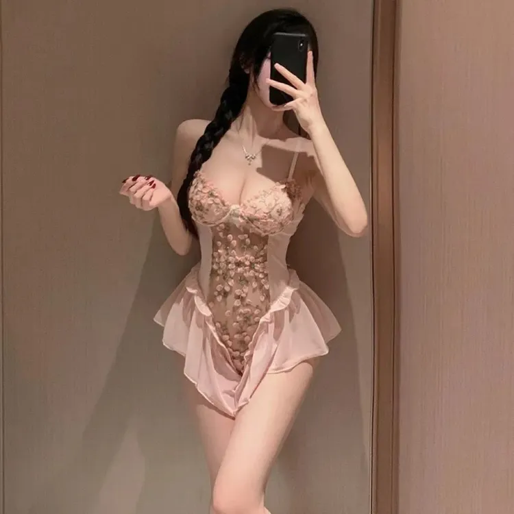 繁花如梦-碎花裙高级轻奢显瘦纯欲半身裙蕾丝夏季性感镂空修身