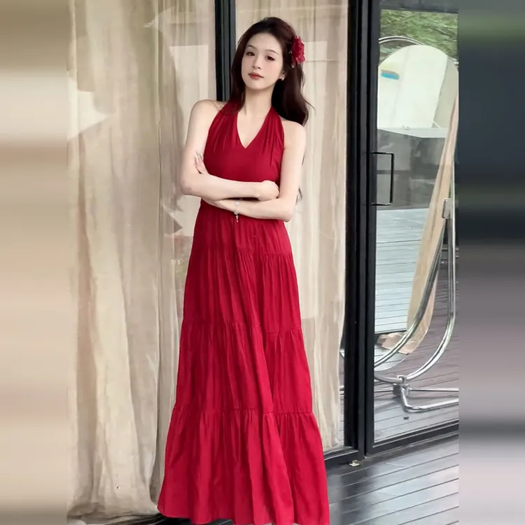 法式气质红色挂脖吊带连衣裙女夏季2025新款海边度假漂亮掐腰长裙