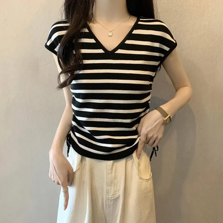 V领短袖冰丝t恤女夏季大码胖妹妹设计感短款抽绳收腰上衣条纹打底