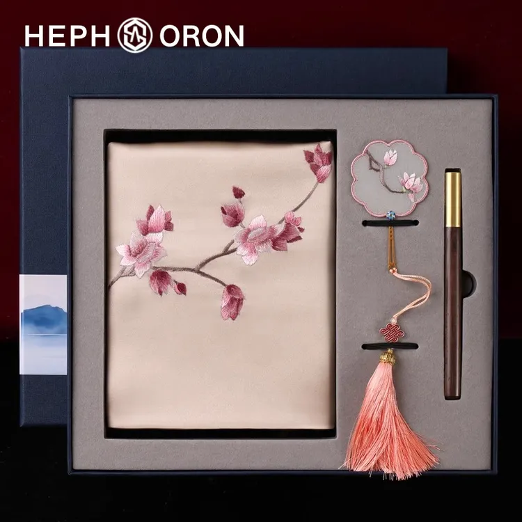 HEPHSORON苏绣真丝丝巾女送妈妈玉兰刺绣桑蚕丝真丝方巾套装礼盒