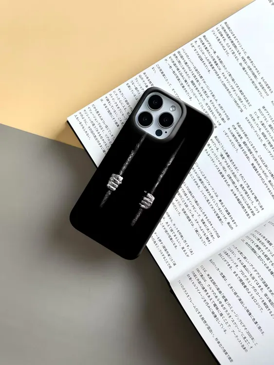 黑色双手菲林软硬壳适用于苹果华为vivo小米oppo一加防摔手机壳