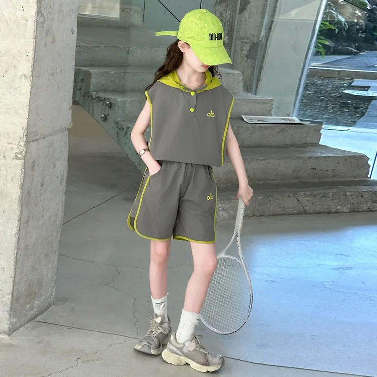 女童套装2025新款儿童洋气无袖速干女孩运动连帽背心短裤两件套夏