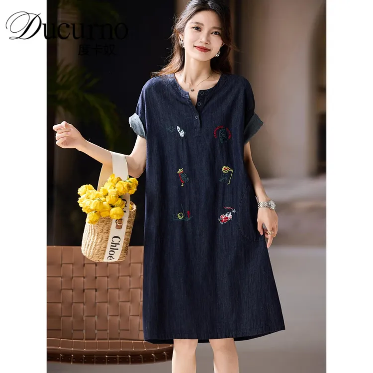 时尚休闲刺绣牛仔连衣裙女夏季新款2025年宽松女装民族风大码裙子