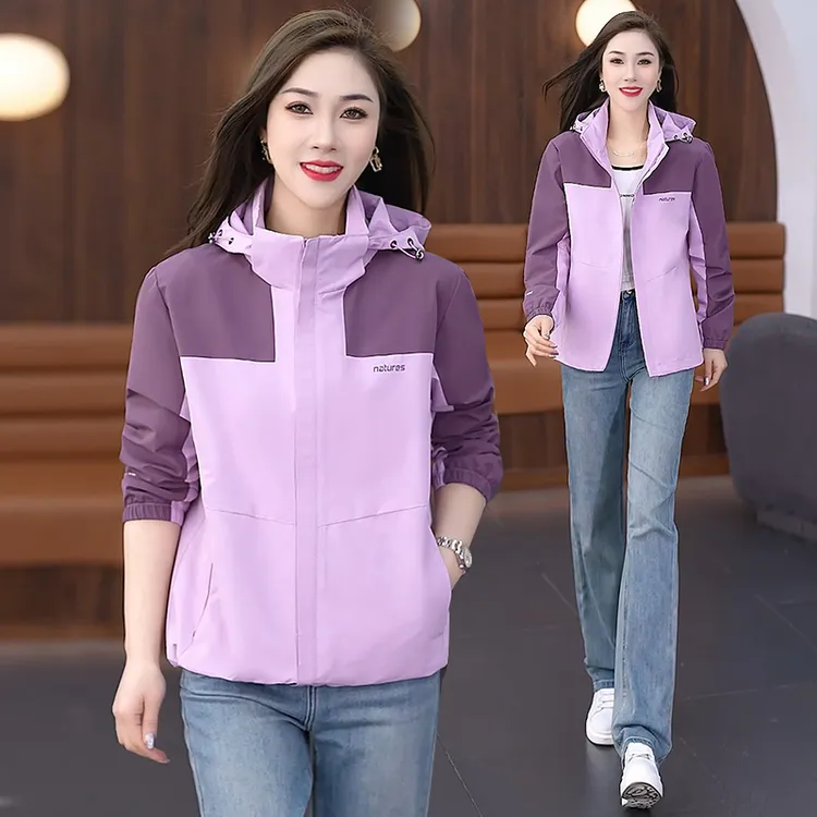 品牌冲锋衣女户外防风衣春秋季大码宽松运动外套徒步登山服