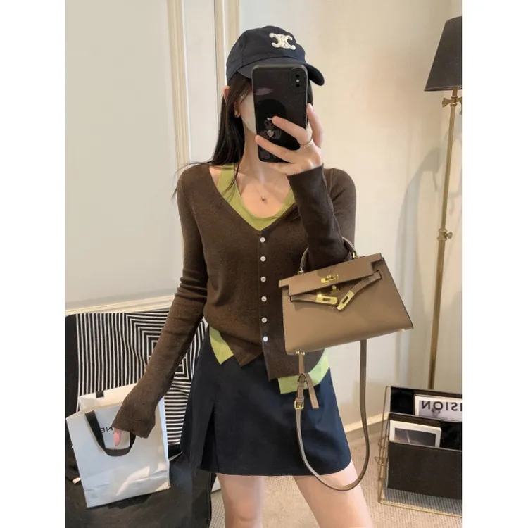  M0510 2025秋女装韩系咖色撞色挂脖式假两件长袖打底针织衫上衣