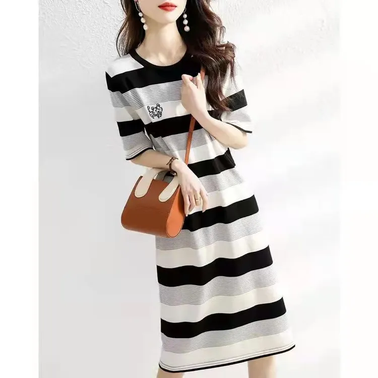 夏季气质打底衫短袖T恤上衣爆款条纹撞色针织荃棉圆领恤连衣裙