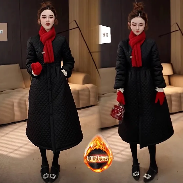 小魔女韩版衔缝夹棉蓬蓬菱格连衣裙洋气显瘦黑色加厚保暖棉服外套