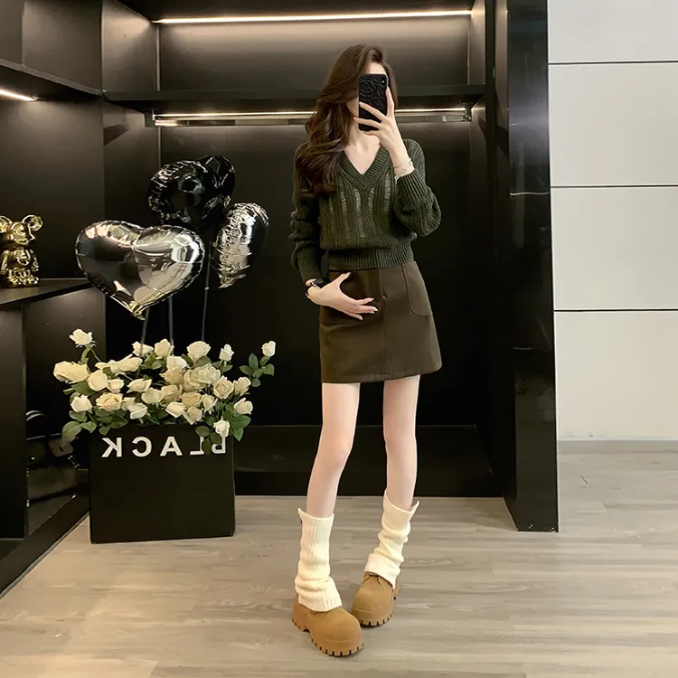 潮流女秋设计感穿搭一整套洋气镂空长袖针织衫上衣短裙两件套百搭