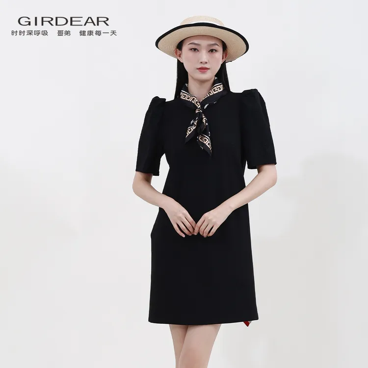 哥弟25夏季微收腰短袖洋装连衣裙极简通勤小黑裙高级感女装150052