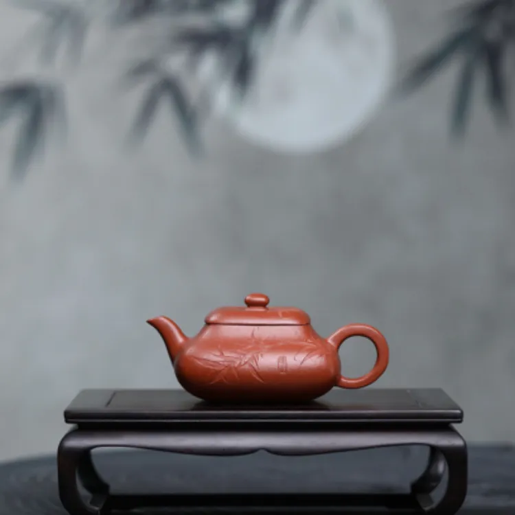  四方君德 作者：张强 泥料：朱泥 130cc