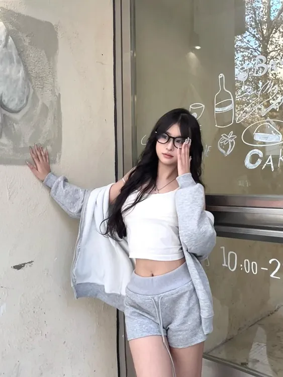 辣妹运动短裤夏2025新款高腰a字气质修身女辣妹包臀热裤短裤女