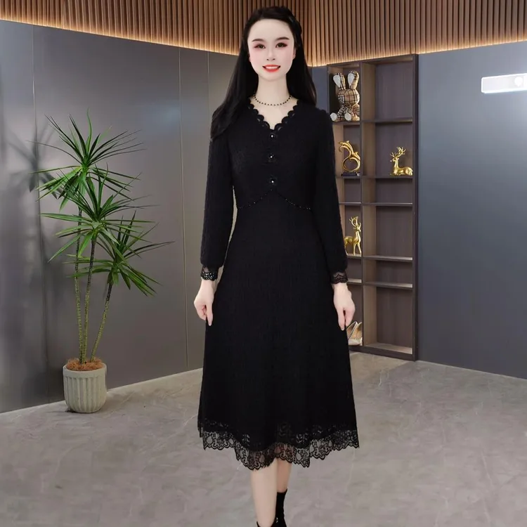 【QM直播专享】2025秋季时尚经典黑色蕾丝显瘦百搭打底连衣裙M-4XL