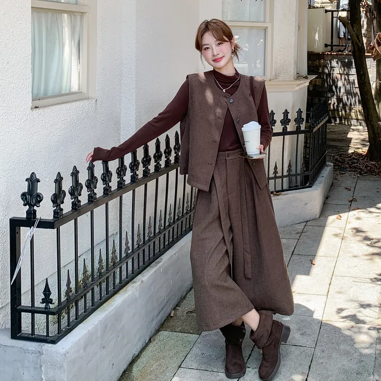 咖色复古美拉德气质马甲套装裙女2025秋季韩系打底衫九分裤三件套