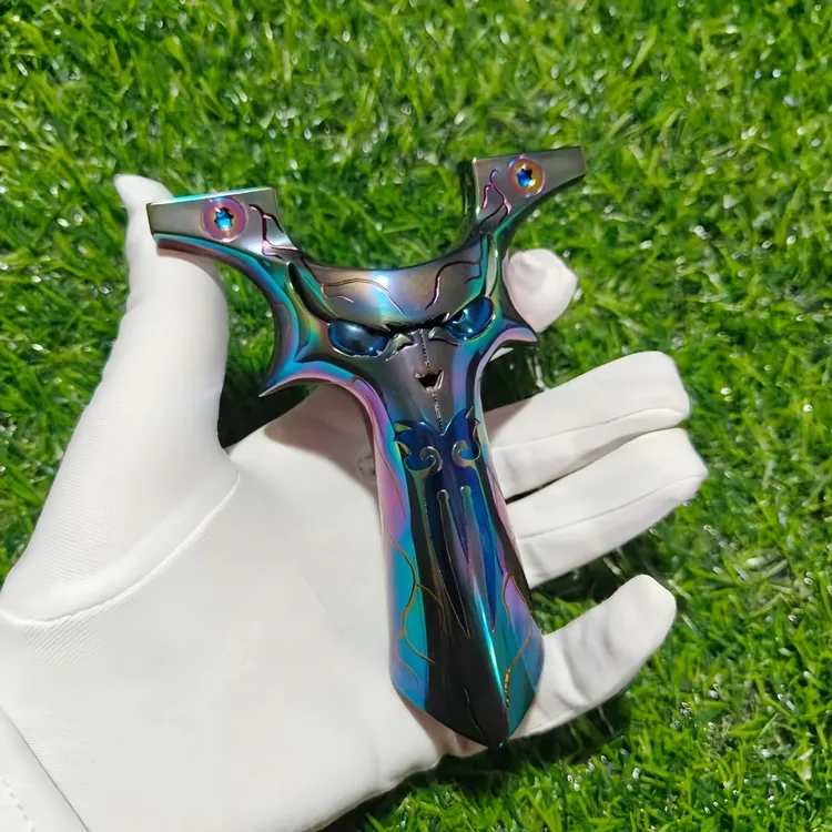 钛合金小怪兽弹弓免绑传统精准度恶魔烤蓝烤黑快压夹片扁皮弹弓