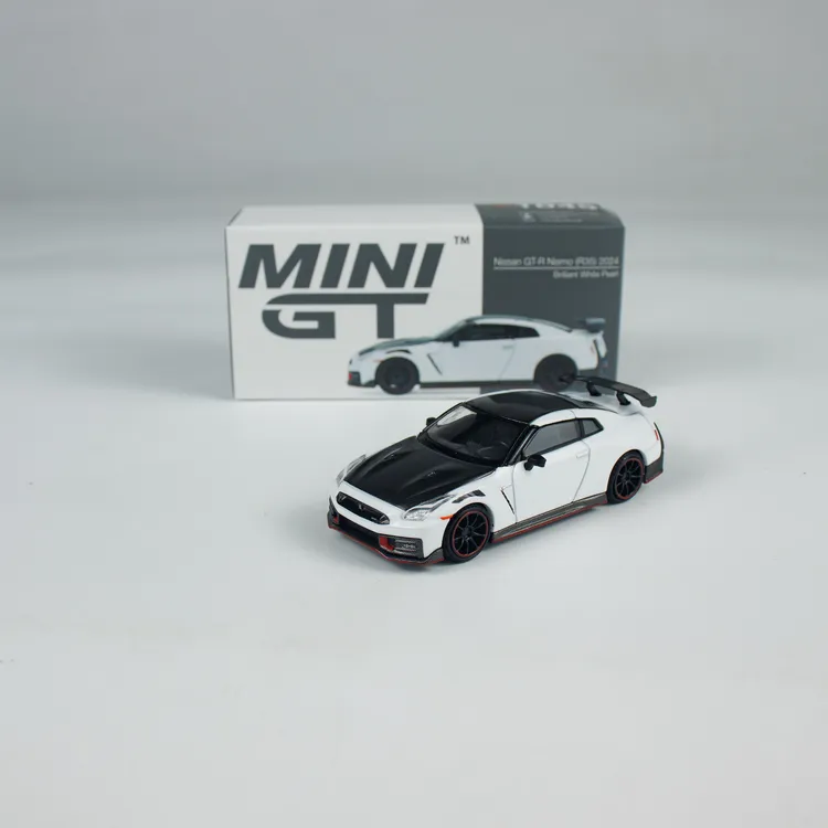 MINIGT 1:64 日产 GT-R Nismo 2024 亮白珍珠 #1045 合金车模型