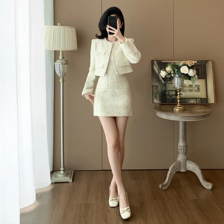 千金风套装女秋冬款气质法式时尚高端小香风短款外套背心裙两件套