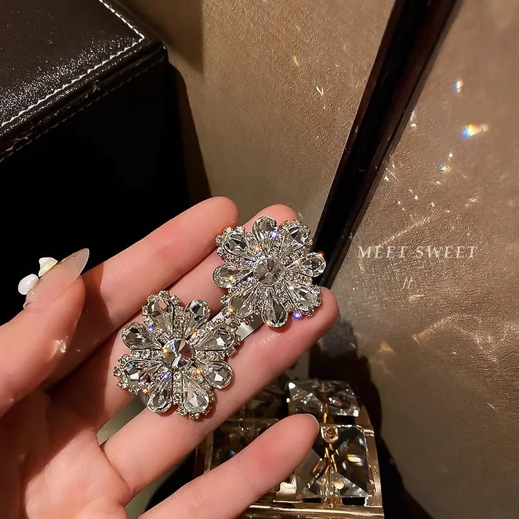 合金耳饰 夸张复古水晶花耳钉韩国大气婚纱耳环气质简约网红耳饰