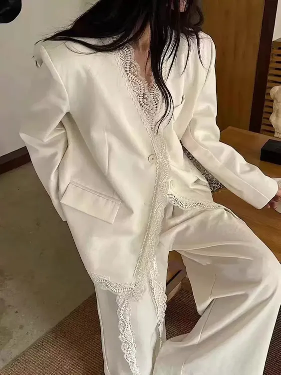 气质蕾丝拼接西装外套搭配高腰显瘦阔腿裤春夏新款