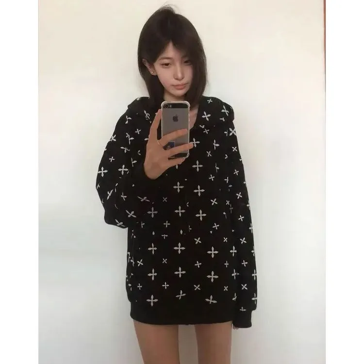 挖到宝藏早秋外套~韩式甜酷十字满印连帽卫衣宽松休闲百搭情侣款