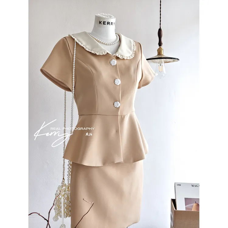 Kerry【嘉莉千金】夏季设计感千金收腰娃娃领上衣女+包臀中裙套装
