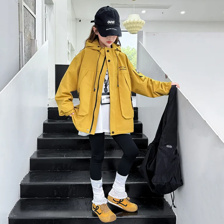 女童秋装冲锋衣外套新款中大童韩版洋气儿童装百搭潮休闲女孩秋季