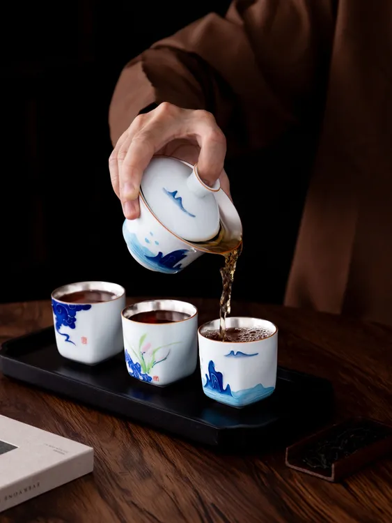 手绘羊脂玉瓷瓷包银高端主人杯个人杯手绘高档主人杯家用鎏银茶杯