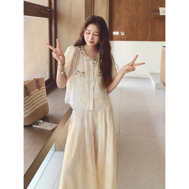 2025超火夏装一整套女巨好看重工刺绣小香风蕾丝上衣阔腿裤两件套