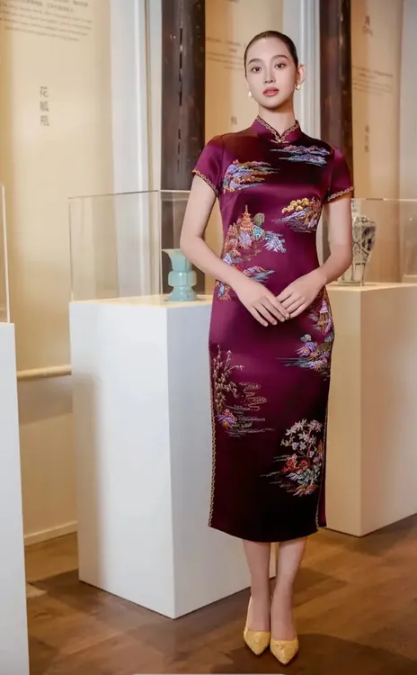 170212朱紫䄖枣红色刺绣旗袍显瘦气质复古中长款高贵奢华婚庆礼服