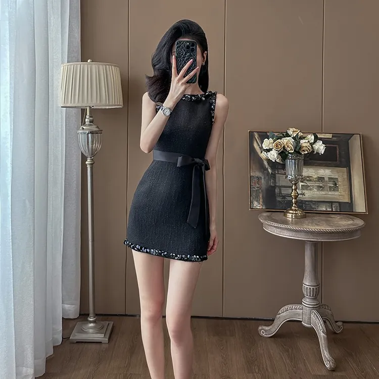 夏季无袖时尚收腰赫本风小黑裙气质高端轻奢富千金小香风连衣裙