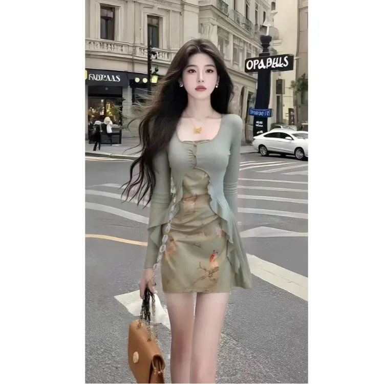 【24小时内发货】女感纯欲风百搭U领系扣长袖小衫+修身设计感连衣裙