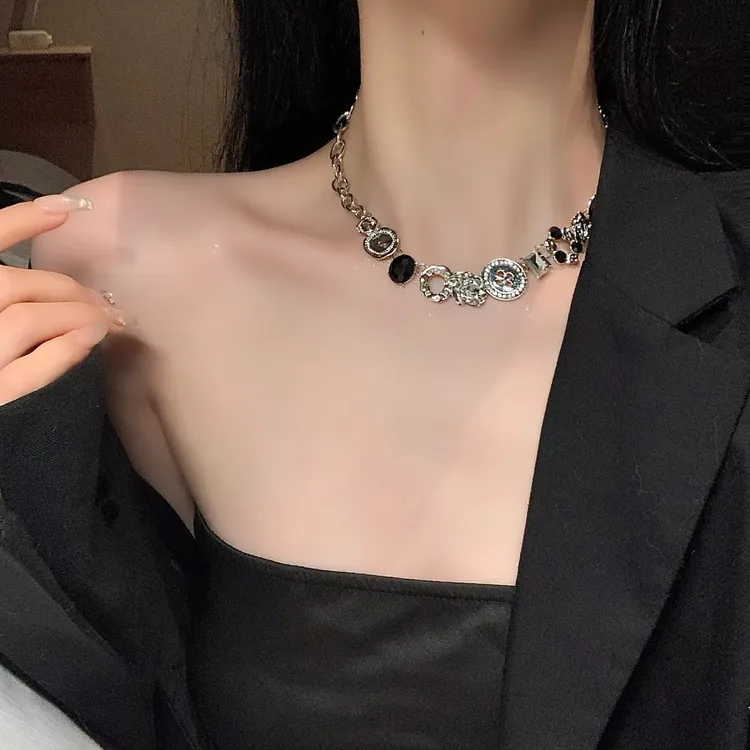 合金合成锆石项链 金属重工y2k甜酷风纽扣项链女锁骨链项圈choker