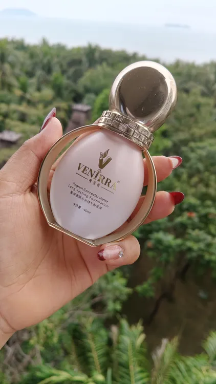 VENIRRA遮瑕持久粉底液