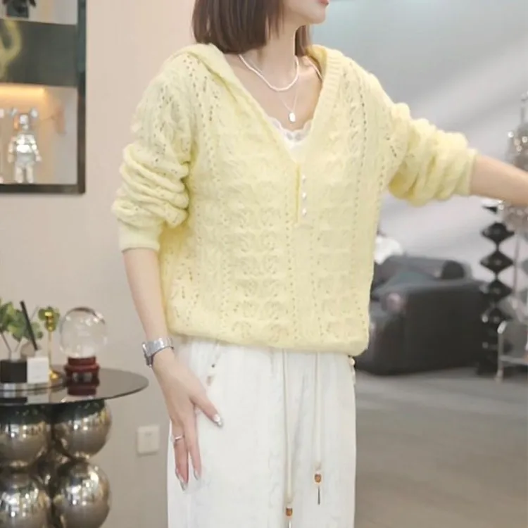 蕾丝勾花连帽大码女装【店铺热销】2025新款独特别致镂空针织衫春装