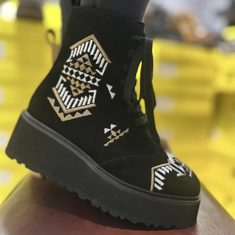 689-21秋冬高帮鞋时尚百搭马丁靴圆头加绒秋季侧拉链中跟