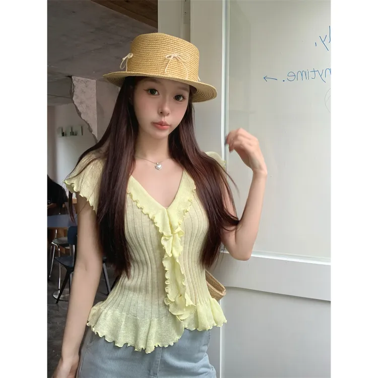 温柔风木耳边V领针织衫夏季新款减龄设计感修身短袖上衣蕾丝显瘦