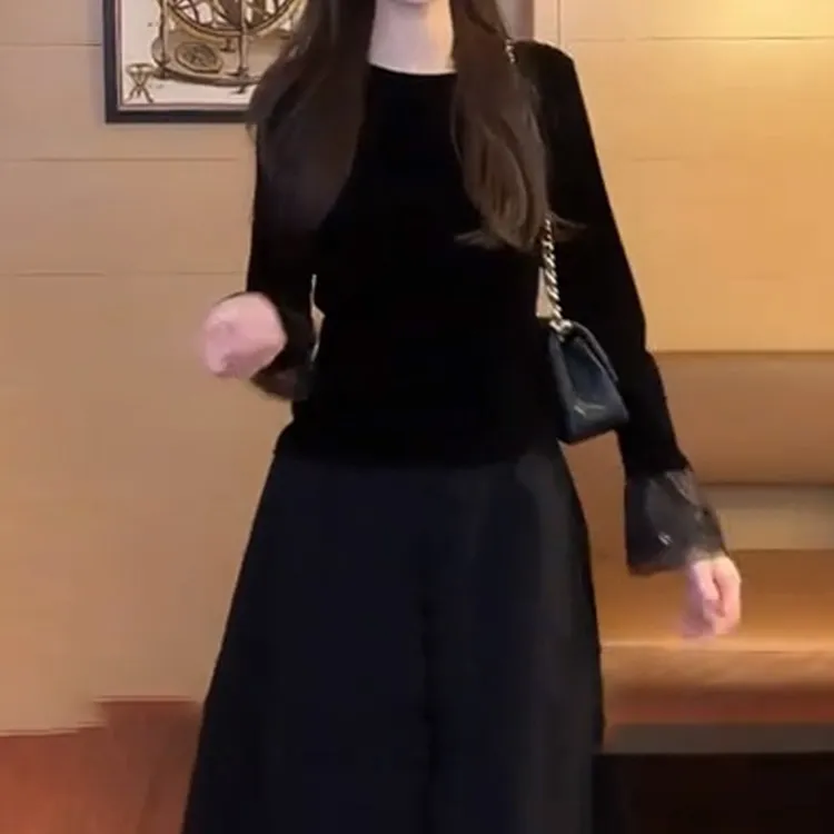 黑色蕾丝拼接长袖t恤女2025秋季新款高级感修身显瘦打底衫上衣潮
