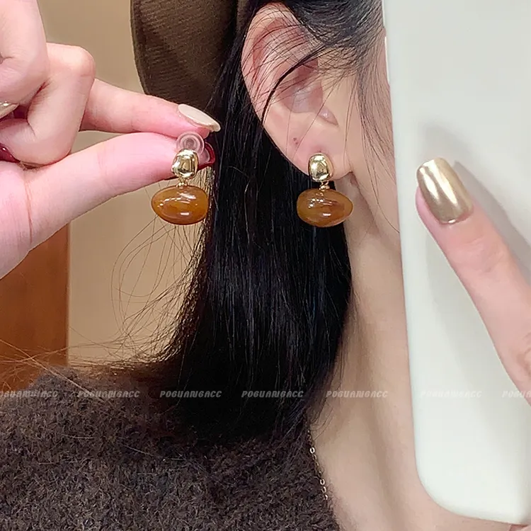 铜合金耳饰 EH423复古高级感树脂简约耳饰女时尚百搭小众法式耳钉