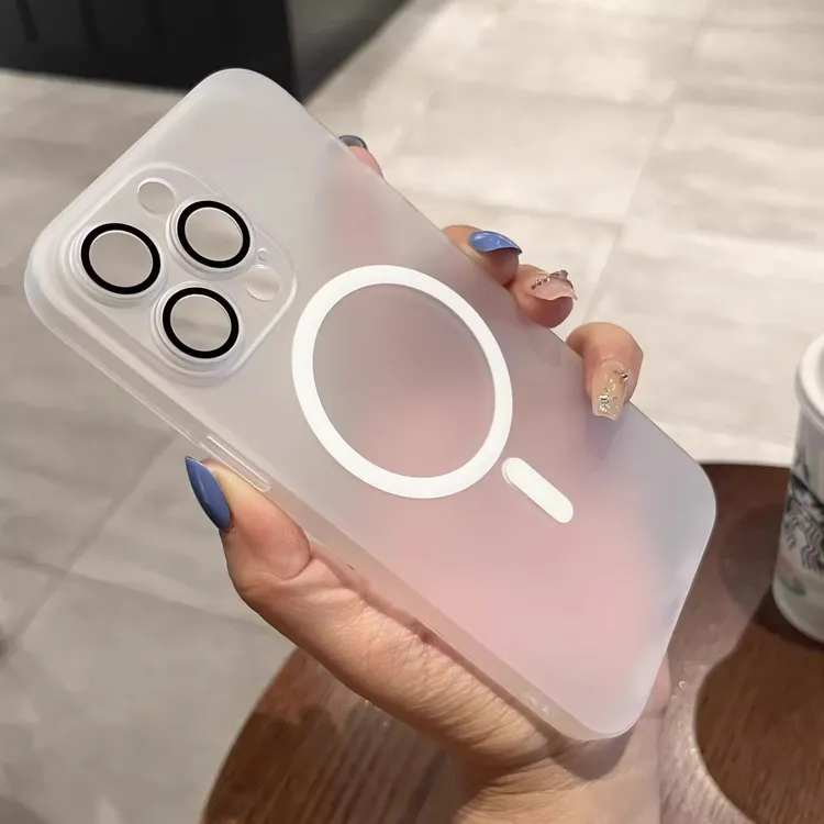 适用iPhone16pro手机壳磨砂磁吸苹果17promax带镜头膜15/14/13