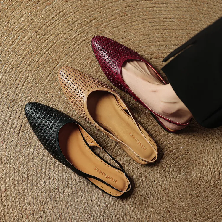 一字带包头拖鞋女夏外穿时尚2025新款复古休闲百搭平底镂空洞洞鞋