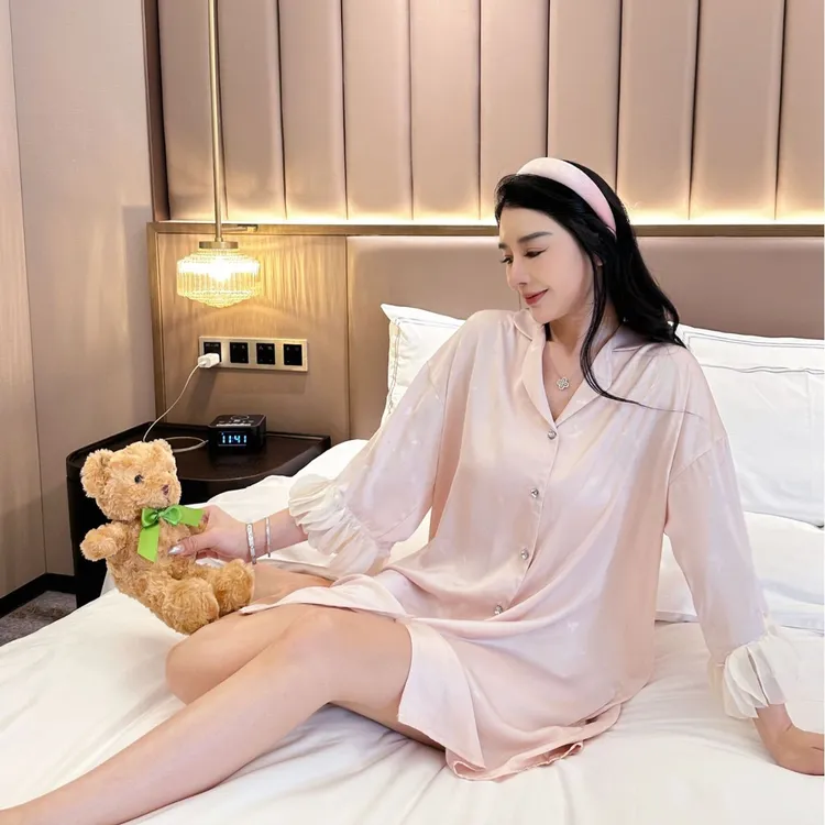 春夏新款花边蝴蝶压花睡裙冰丝夏季薄款性感可外穿宽松衬衫裙