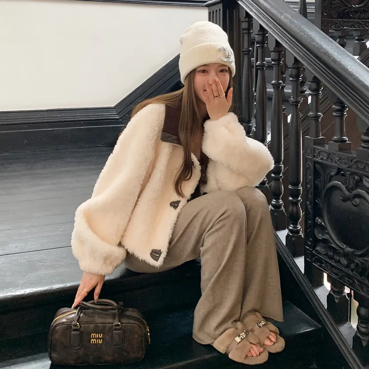 韩茵茵奶油糖霜2025新款皮毛一体外套女翻领羊羔毛短款皮草小个子