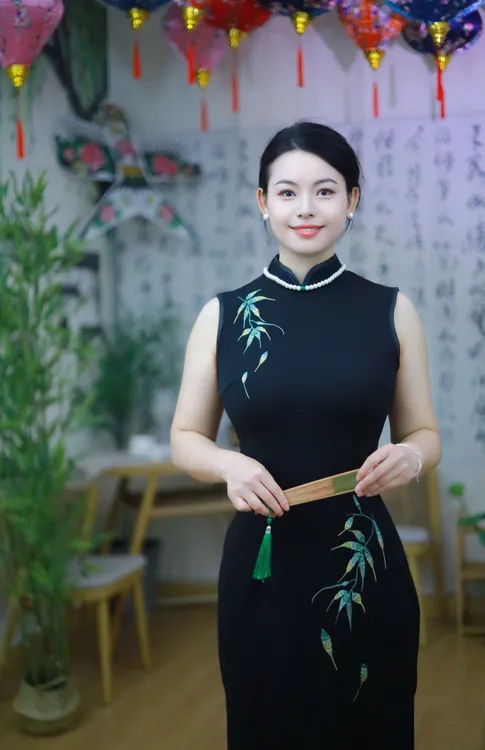 （墨竹宴）无袖款新中式国风竹叶刺绣改良旗袍2025新款高级感气质感