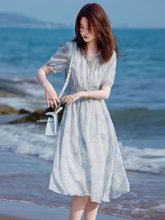 时尚气质设计感夏季连衣裙女士2025年新品减龄淑女收腰显瘦裙子