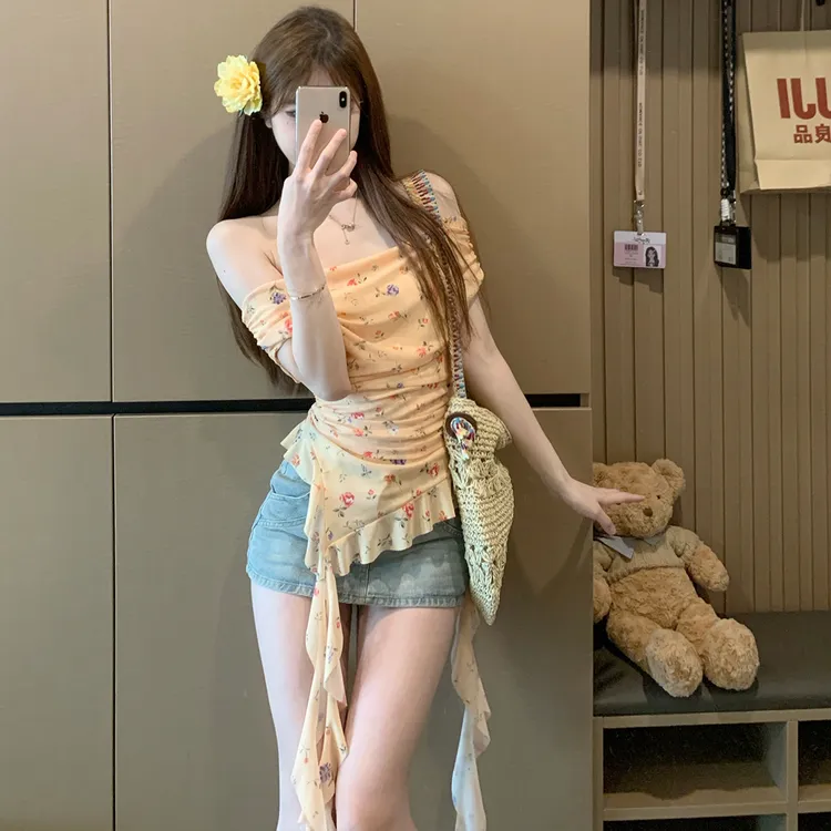 设计感小众不规则飘带一字肩上衣女夏季新款碎花辣妹性感吊带背心