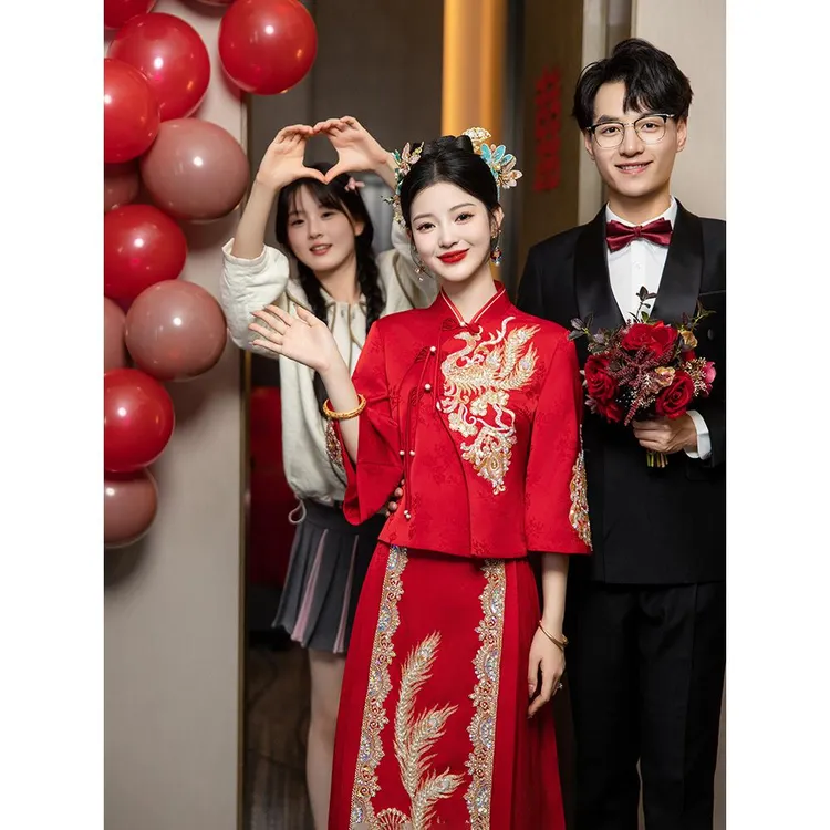 龙凤礼服婚纱新娘2025新婚纱婚纱敬酒礼服走出展馆服装瘦身Look
