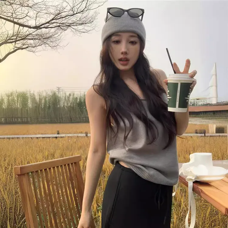 大露背毛织吊带背心女夏季2025新款小众宽松辣妹内搭外穿上衣搭配