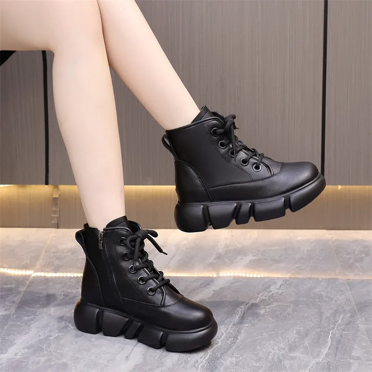 轻便防滑马丁靴女英伦风2023秋冬新款软底短筒复古靴子秀气女短靴