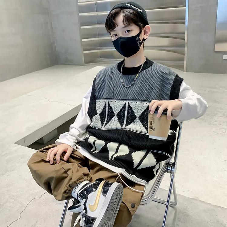 男童毛衣马甲秋冬2023新款儿童针织背心秋装外穿无袖中大童洋气潮